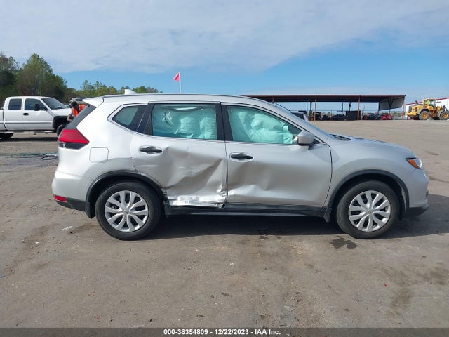 Nissan ROGUE S 2017 5N1AT2MT9HC833555 Image 13