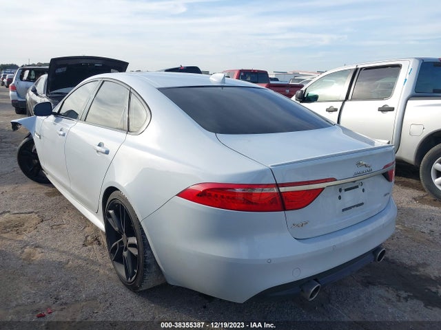 2017 JAGUAR XF SAJBF4BV8HCY47710 Photo 2