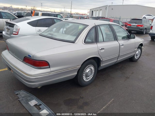 1992 FORD CROWN VICTORIA LX VIN: 2FACP74W4NX178928