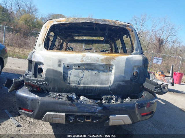 JN8AY2NE3H9700023 Nissan Armada Platinum/sl/sv