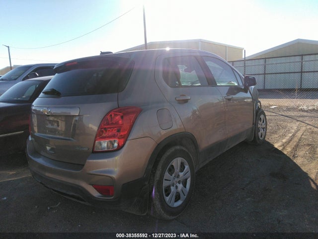 Chevrolet TRAX LS 2018 3GNCJKSB0JL264397 Image 4