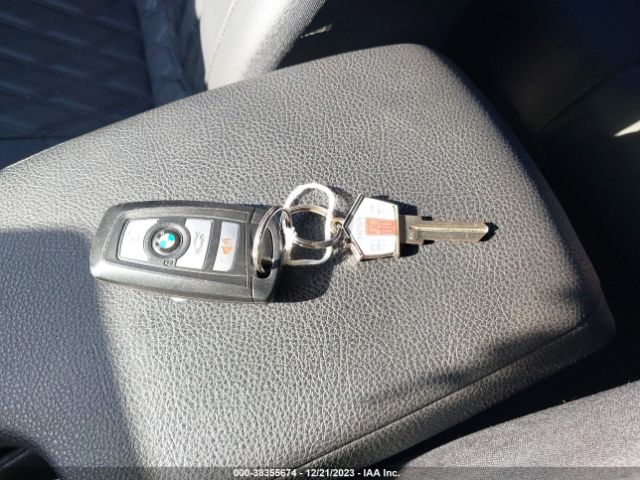 WBA8A9C56HK620151 BMW 320i