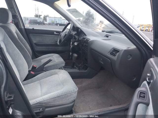 1992 HONDA ACCORD LX VIN: 1HGCB9851NA004055