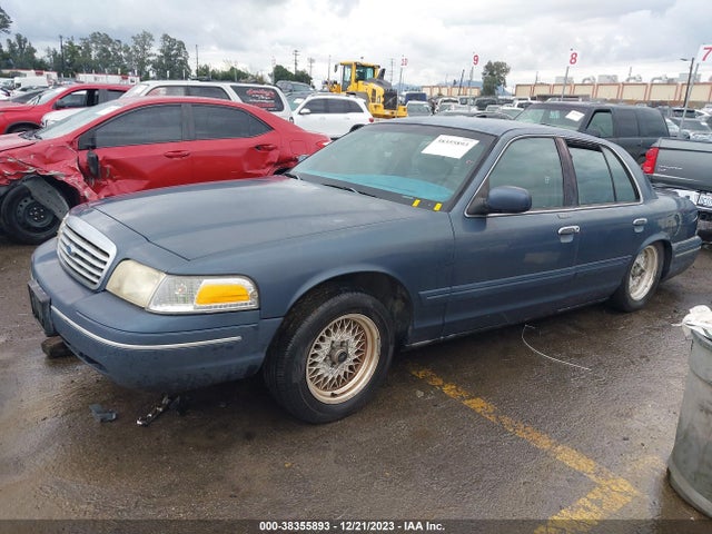 1998 FORD CROWN VICTORIA LX VIN: 2FAFP74W5WX135553