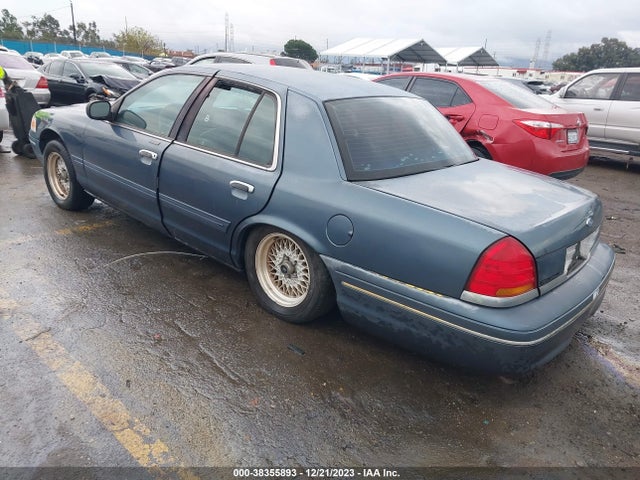 1998 FORD CROWN VICTORIA LX VIN: 2FAFP74W5WX135553
