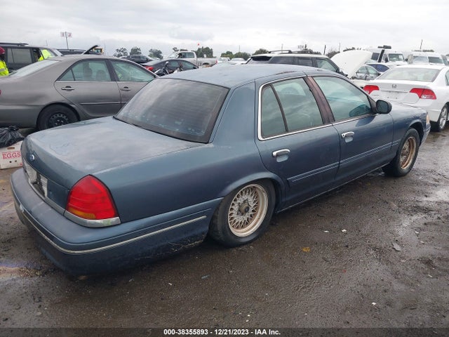 1998 FORD CROWN VICTORIA LX VIN: 2FAFP74W5WX135553