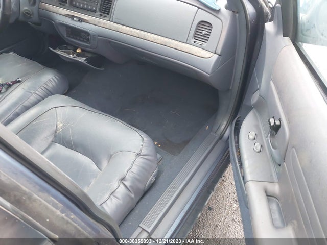 1998 FORD CROWN VICTORIA LX VIN: 2FAFP74W5WX135553