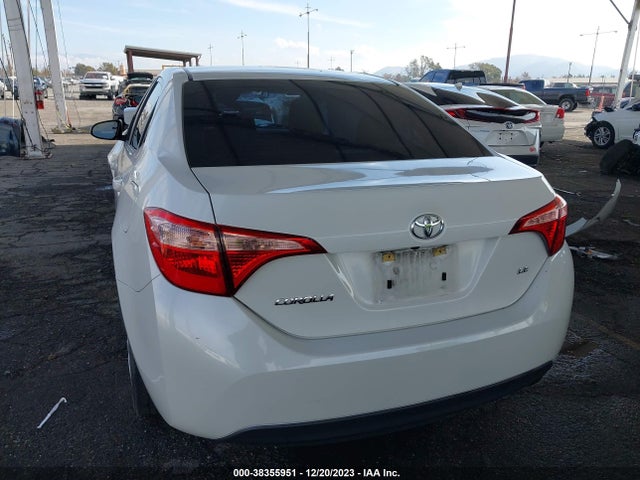 Toyota COROLLA LE 2018 5YFBURHE0JP818661 Image 16