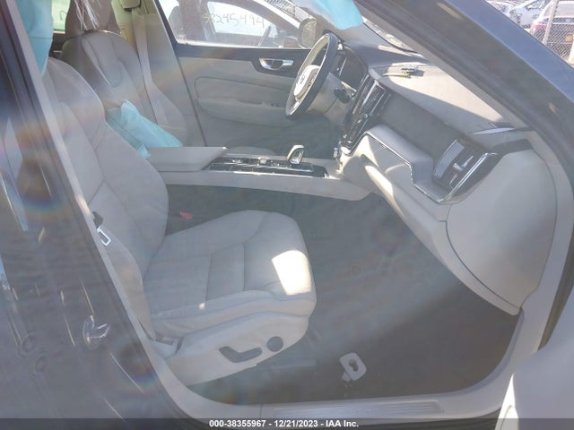 2024 VOLVO XC60 B5 CORE DARK THEME VIN: YV4L12RK2R1724903