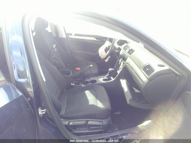 1VWAS7A36FC056545 Volkswagen Passat 1.8t S
