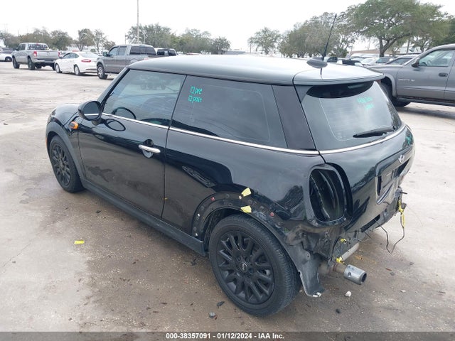 2017 MINI HARDTOP WMWXP5C31H2G60741 Photo 2