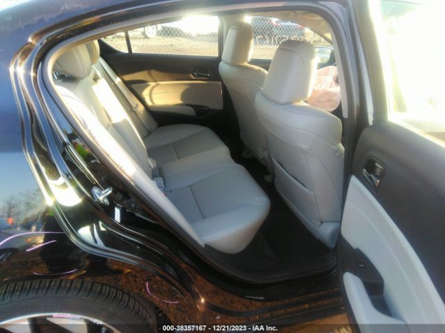 19UDE2F44JA009015 Acura Ilx Special Edition