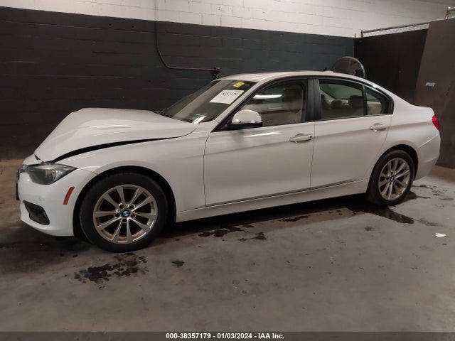 BMW 320i Xdrive 2016 WBA8E5G51GNT41940 Image 2