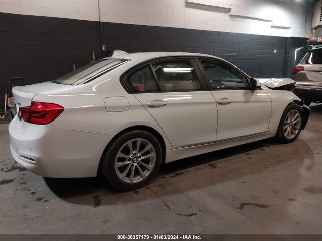 BMW 320i Xdrive 2016 WBA8E5G51GNT41940 Image 4