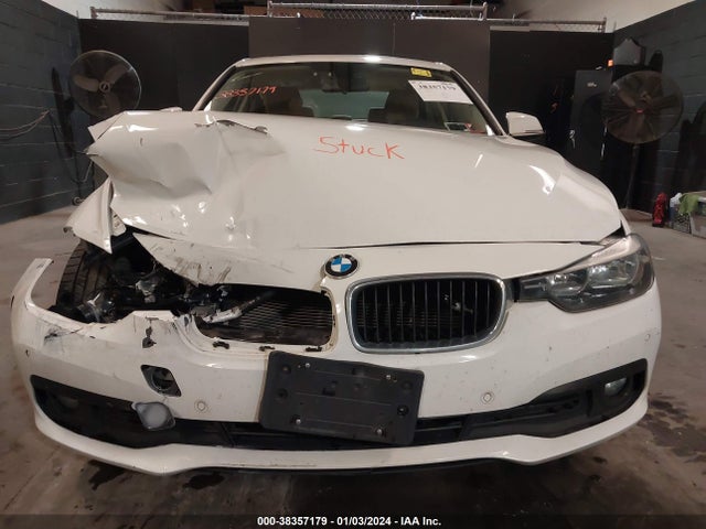 BMW 320i Xdrive 2016 WBA8E5G51GNT41940 Image 6