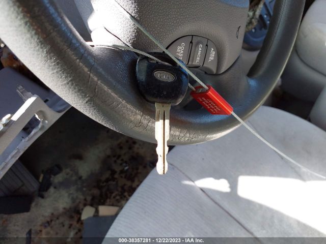 2007 KIA SEDONA KNDMB233476105886 Photo 10