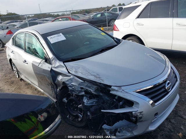 Nissan Altima 2.5 S 2015 1N4AL3AP7FC267044 главное изображение