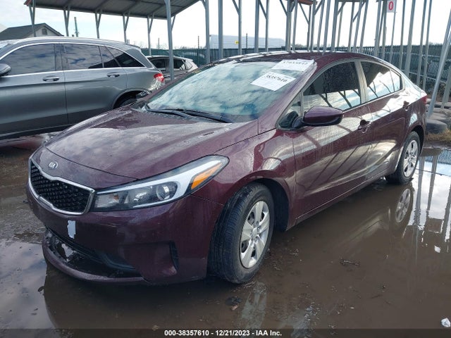 KIA FORTE LX 2017 3KPFK4A73HE158357 Image 2