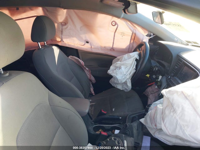 2017 HYUNDAI ELANTRA SE VIN: 5NPD84LF0HH052163