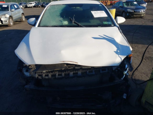2017 HYUNDAI ELANTRA SE VIN: 5NPD84LF0HH052163