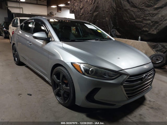 2017 5NPD74LF3HH136108 main image
