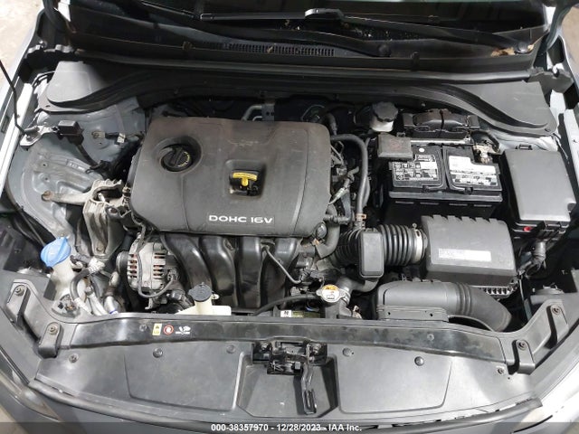 Hyundai ELANTRA SE 2017 5NPD74LF3HH136108 Image 10