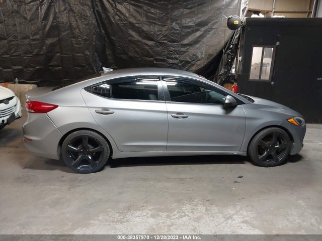 Hyundai ELANTRA SE 2017 5NPD74LF3HH136108 Image 13