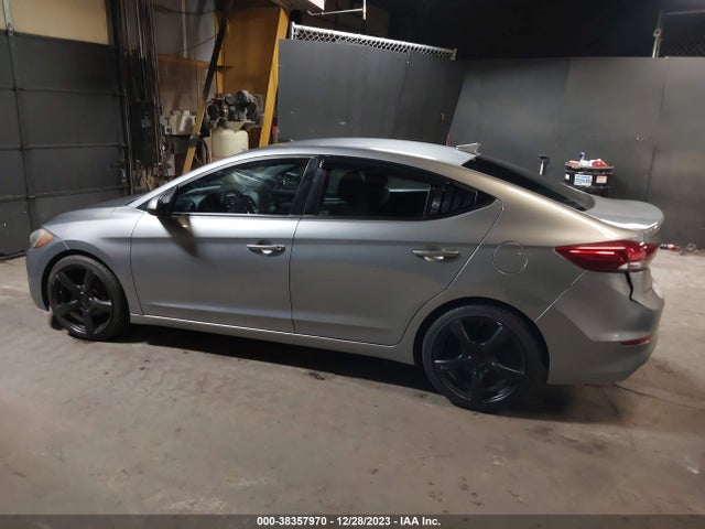 Hyundai ELANTRA SE 2017 5NPD74LF3HH136108 Image 14