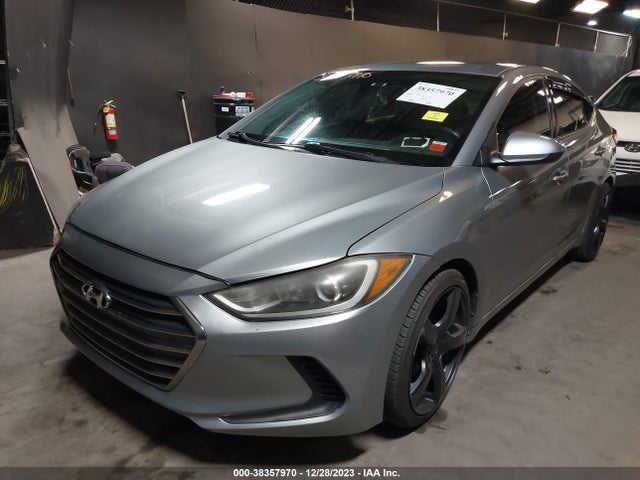 Hyundai ELANTRA SE 2017 5NPD74LF3HH136108 Image 2