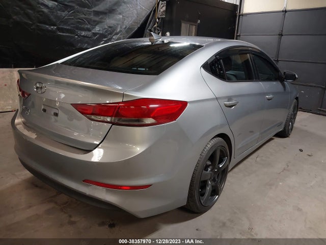 2017 HYUNDAI ELANTRA SE VIN: 5NPD74LF3HH136108