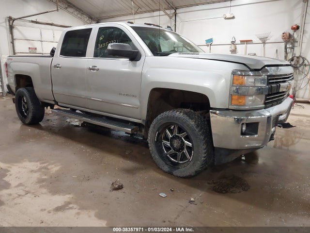 2015 1GC1KWE8XFF671486 main image