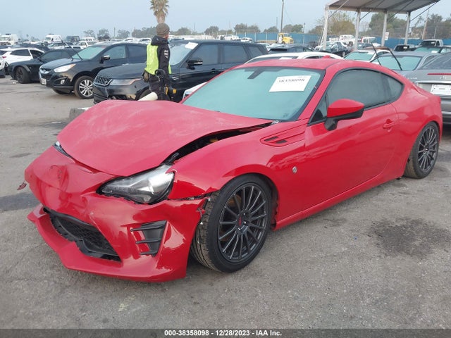 Toyota 86 2018 JF1ZNAA16J9701599 Image 2