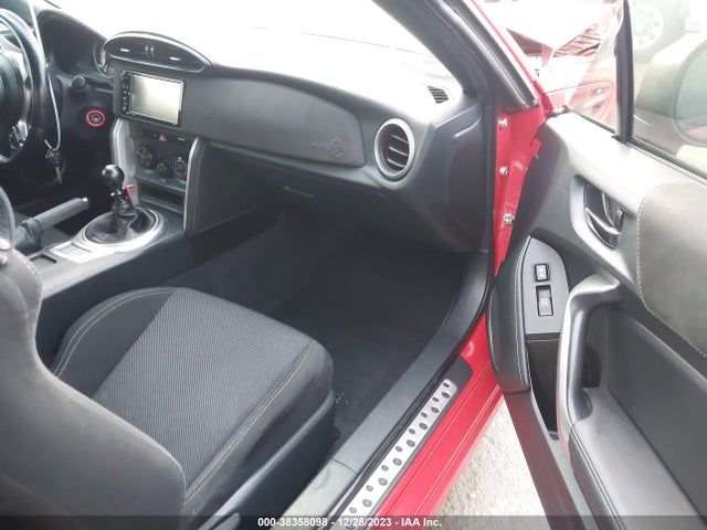 Toyota 86 2018 JF1ZNAA16J9701599 Image 5