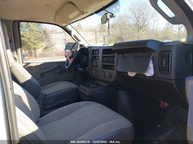 GMC Savana Cargo Rwd 2500 Regular Wheelbase Work Van 2022 1GTW7AF75N1162756 Image 5
