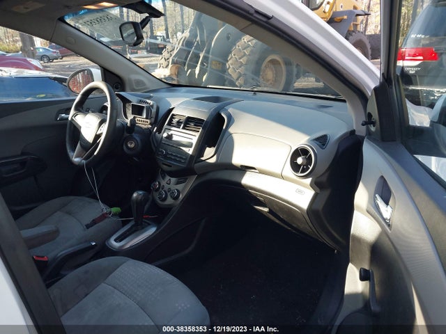 Chevrolet Sonic Ls Auto 2014 1G1JA6SH0E4121840 Image 5