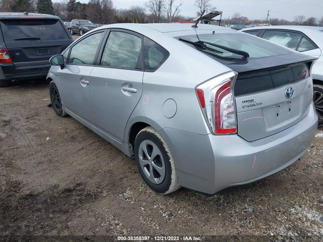 Toyota Prius Two 2014 JTDKN3DU6E1768480 Image 3