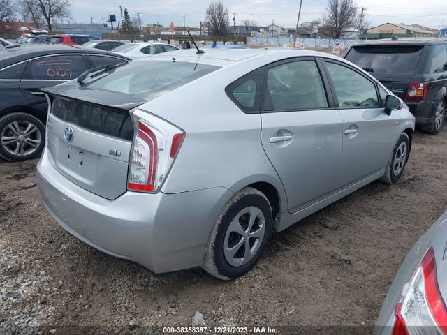 Toyota Prius Two 2014 JTDKN3DU6E1768480 Image 4