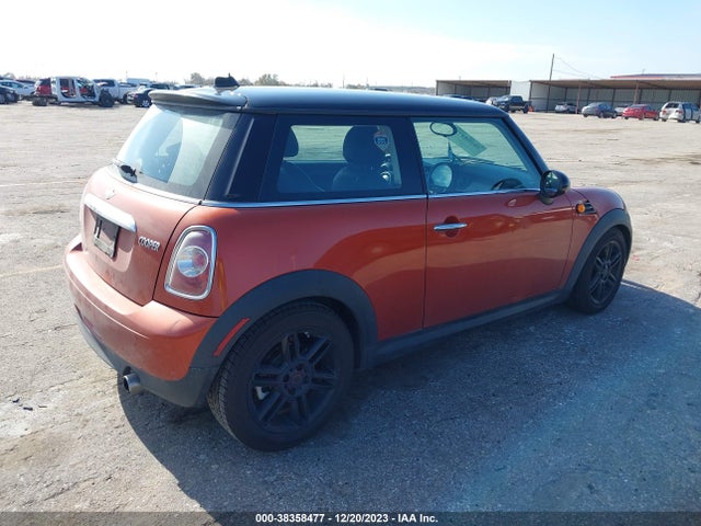 2012 MINI COOPER WMWSU3C58CT543604 Photo 3