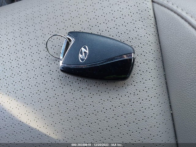 2014 HYUNDAI SANTA FE GLS VIN: KM8SRDHF2EU077737