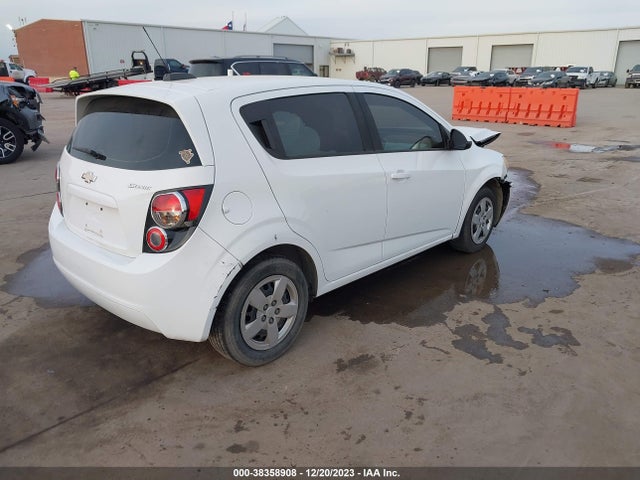Chevrolet Sonic Ls Auto 2015 1G1JA6SHXF4186485 Image 4