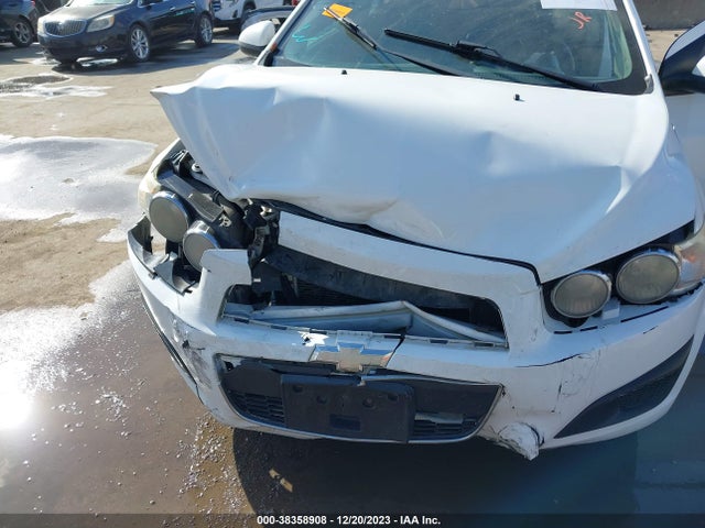 Chevrolet Sonic Ls Auto 2015 1G1JA6SHXF4186485 Image 6