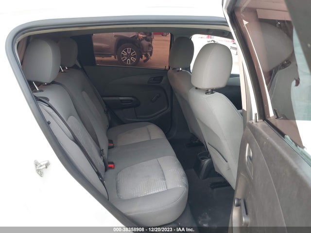 Chevrolet Sonic Ls Auto 2015 1G1JA6SHXF4186485 Image 8