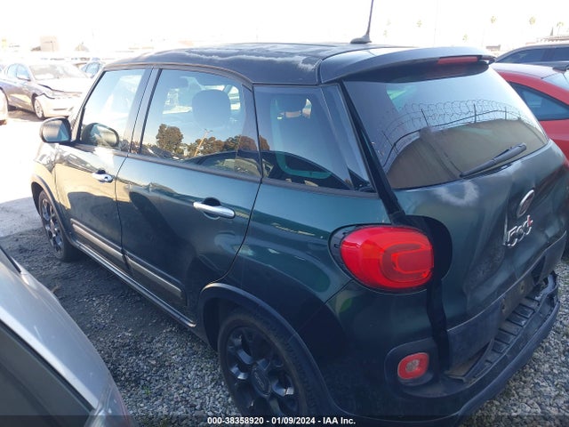 2015 FIAT 500L ZFBCFADH8FZ035054 Photo 2