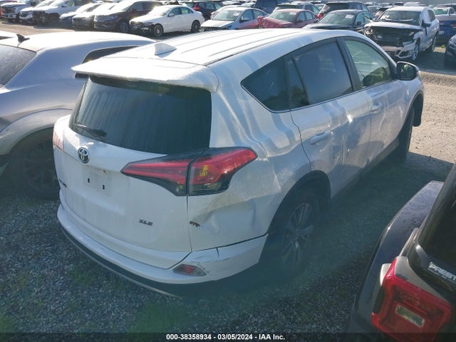 Toyota Rav4 Xle 2018 JTMWFREVXJD113367 Image 4