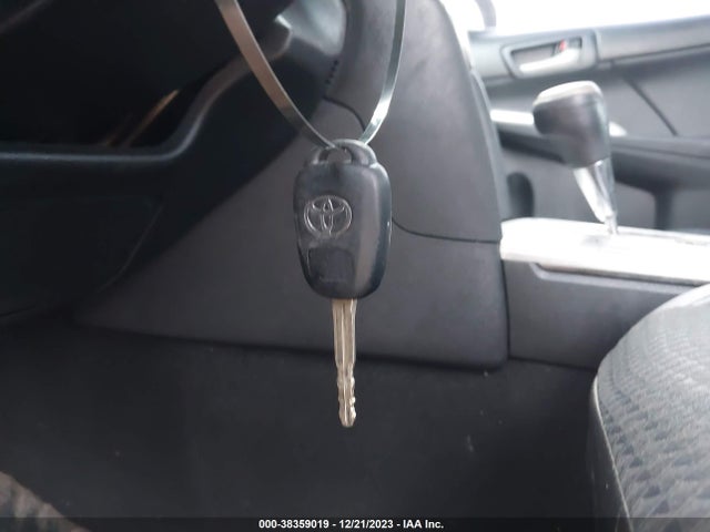 2013 TOYOTA CAMRY SE VIN: 4T1BF1FK4DU722992