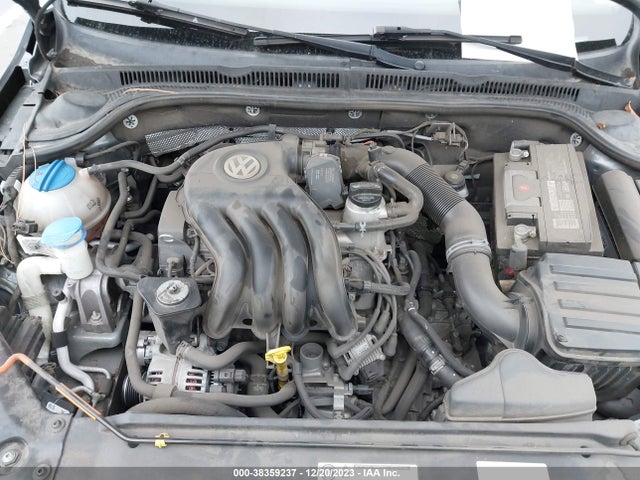 3VW2K7AJXEM237602 Volkswagen Jetta 2.0l S