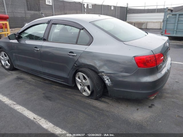 3VW2K7AJXEM237602 Volkswagen Jetta 2.0l S