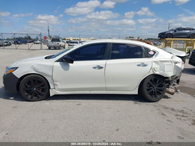 1N4AL3AP0HC185689 Nissan Altima 2.5 Sr