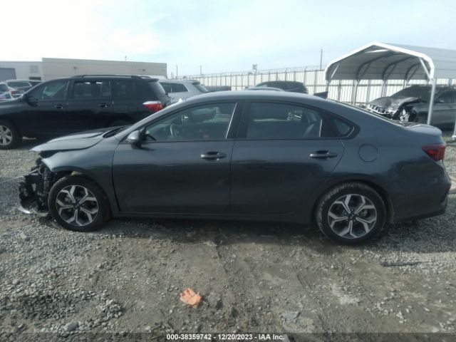 3KPF24AD8ME391585 KIA Forte Lxs