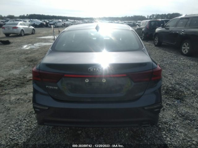 3KPF24AD8ME391585 KIA Forte Lxs